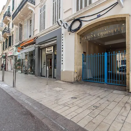 30 M² Terrace, & Palais Nearby *