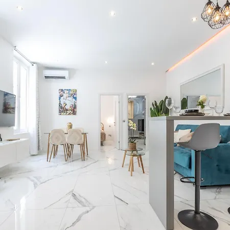 Lb Vacation I Renovated Minutes From - Palais - 30m2 Terrace 아파트