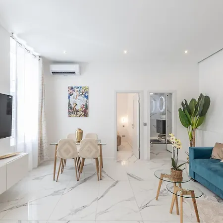 Apartamento 30 M² Terrace, & Palais Nearby *