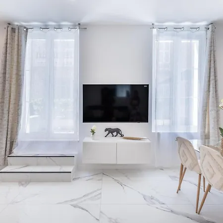 Apartamento 30 M² Terrace, & Palais Nearby *